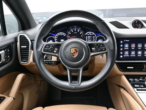 Certified 2022 Porsche Cayenne AWD/4WD image 21
