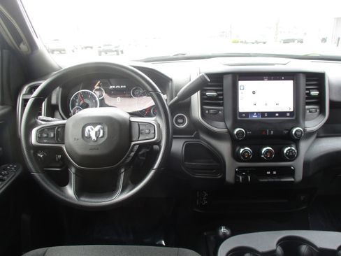 Used 2024 RAM 3500 Tradesman w/ Chrome Appearance Group AWD/4WD image 18