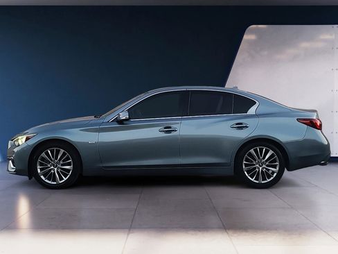Used 2018 INFINITI Q50 Luxe image 2