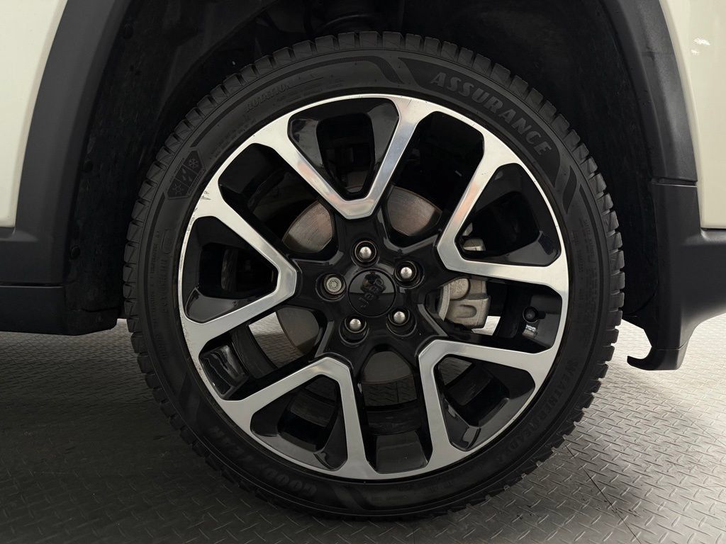 Used 2019 Jeep Compass Limited w/ Advanced Safety Group AWD/4WD image 7