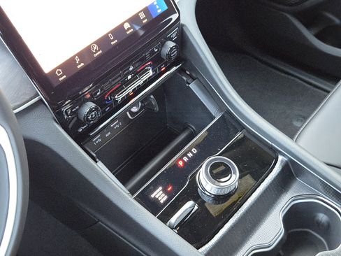 New 2025 Jeep Grand Cherokee L Limited w/ Black Appearance Package image 17