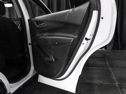 Used 2019 Chevrolet Equinox LS w/ LPO, Cargo Package FWD image 46