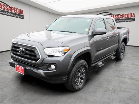 Certified 2023 Toyota Tacoma SR5 image 3