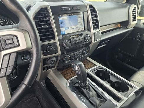 Used 2019 Ford F150 Lariat image 18