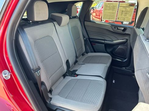 Used 2022 Ford Escape SE w/ SE Sport Appearance Package image 20