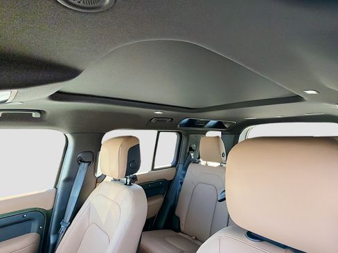 New 2026 Land Rover Defender 110 X-Dynamic SE image 27