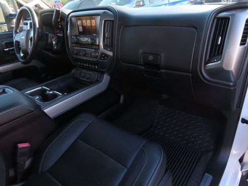Used 2015 Chevrolet Silverado 3500 LTZ image 38