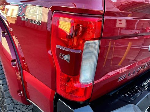 Used 2017 Ford F250 Lariat w/ Lariat Ultimate Package image 27