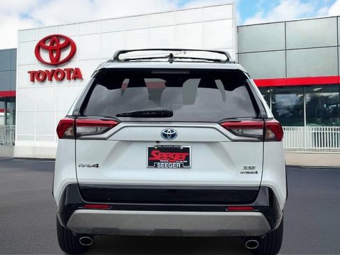Used 2023 Toyota RAV4 XSE AWD/4WD image 7