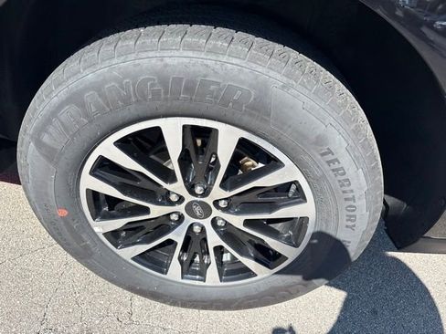 Used 2025 Ford Expedition Max Platinum AWD/4WD image 13