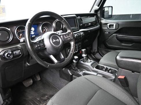 Used 2019 Jeep Wrangler Unlimited Sport AWD/4WD image 9