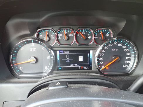 Used 2020 Chevrolet Suburban LT AWD/4WD image 31