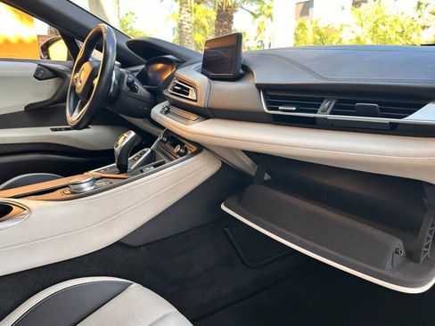Used 2019 BMW i8 Roadster AWD/4WD image 78