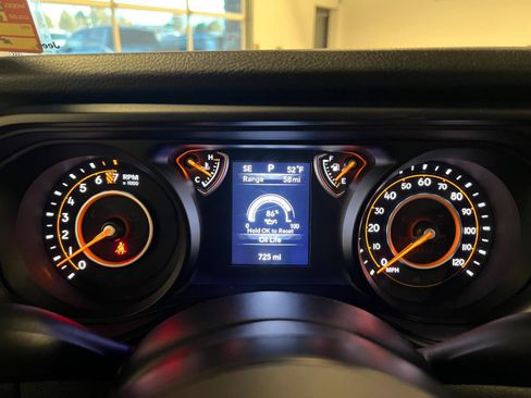 Used 2025 Jeep Gladiator Sport image 12