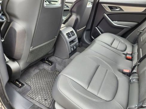 Used 2025 Jaguar F-PACE R-Dynamic S image 21