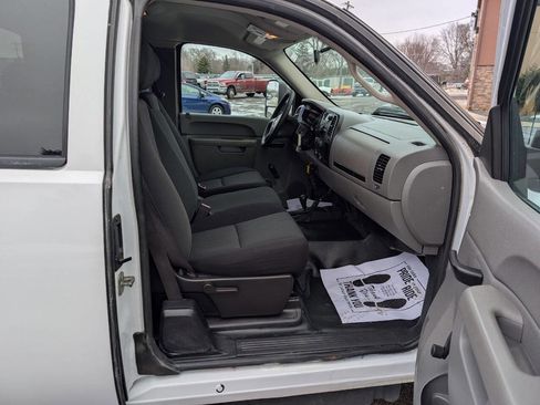 Used 2013 Chevrolet Silverado 2500 W/T w/ Snow Plow Prep Package image 12