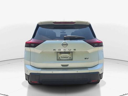 Used 2024 Nissan Rogue SV w/ SV Premium Package FWD image 7