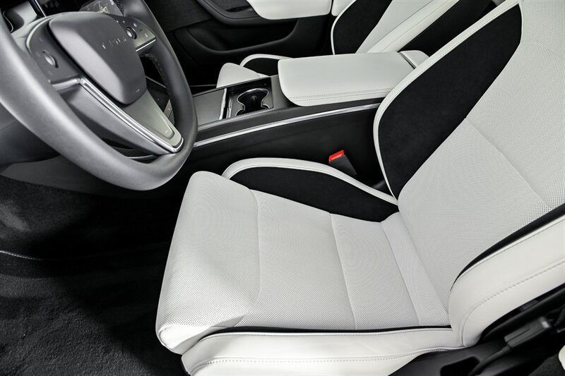 Used 2024 Tesla Model S Plaid AWD/4WD image 14