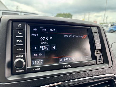 Used 2018 Dodge Grand Caravan SE FWD image 30