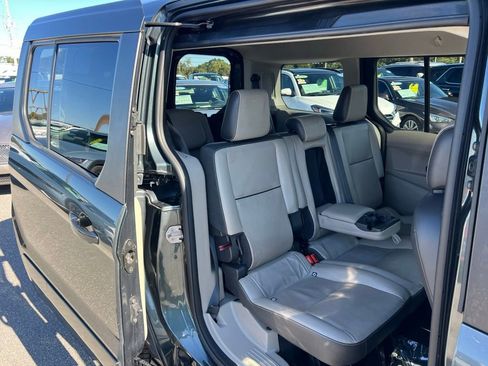 Used 2017 Ford Transit Connect XLT image 40