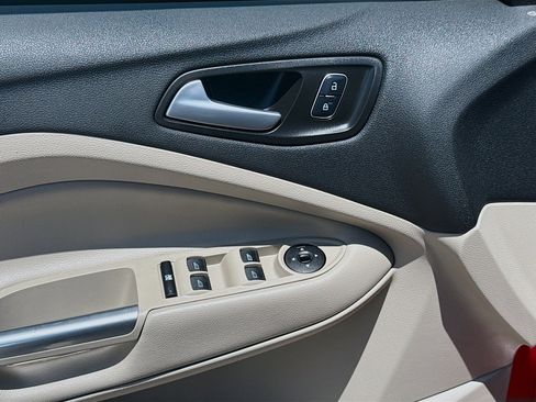 Used 2018 Ford Escape SE AWD/4WD image 16
