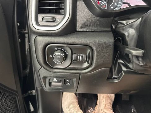 Used 2025 RAM 1500 Big Horn AWD/4WD image 37