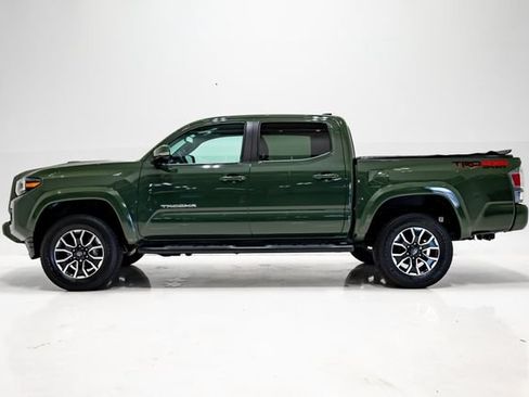 Used 2022 Toyota Tacoma TRD Sport w/ Technology Package AWD/4WD image 28