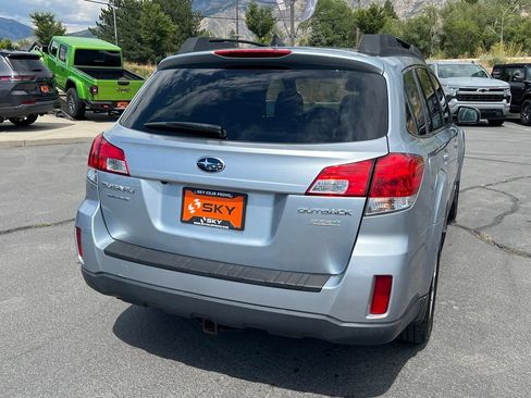Used 2013 Subaru Outback 2.5i Limited w/ Moonroof Pkg AWD/4WD image 9
