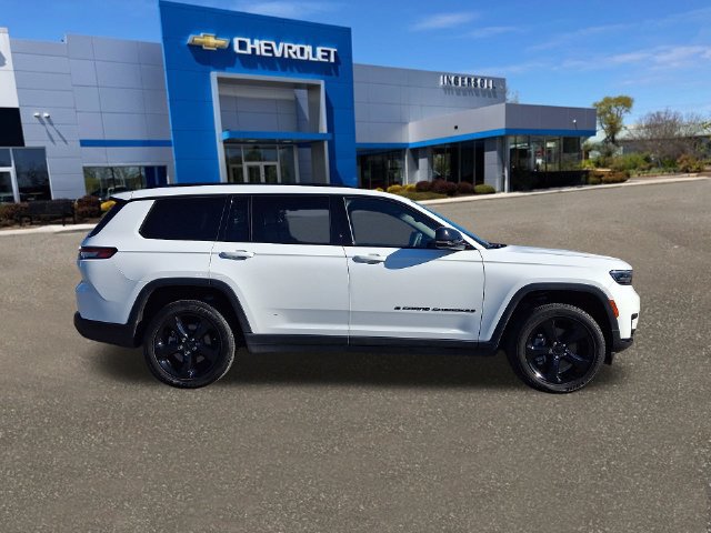Used 2023 Jeep Grand Cherokee L Laredo AWD/4WD image 27