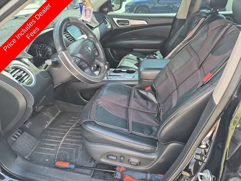 Used 2020 Nissan Pathfinder SL w/ Cargo Package FWD image 13
