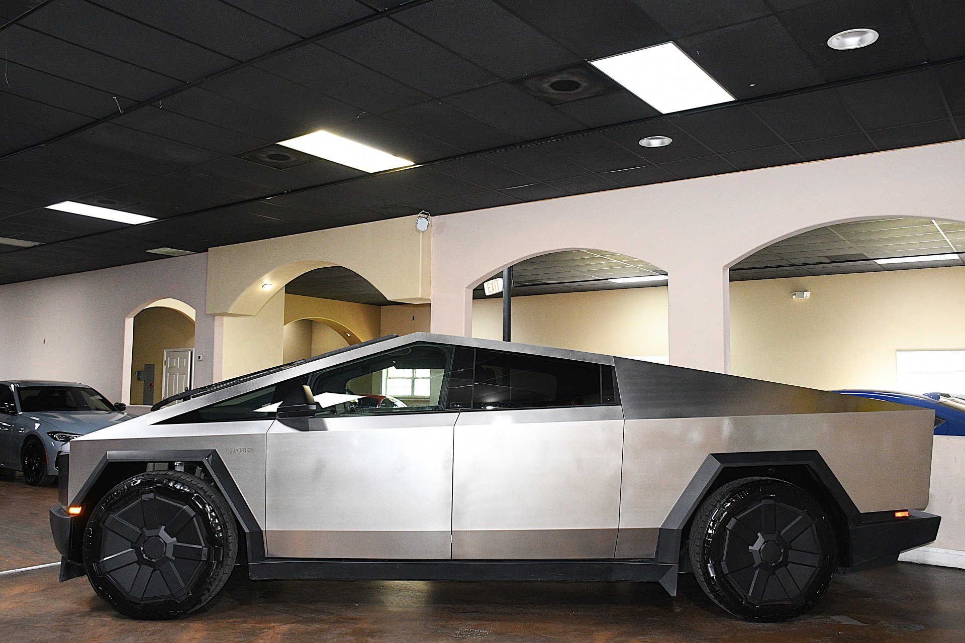 Used 2024 Tesla Cybertruck AWD Crew Cab image 51
