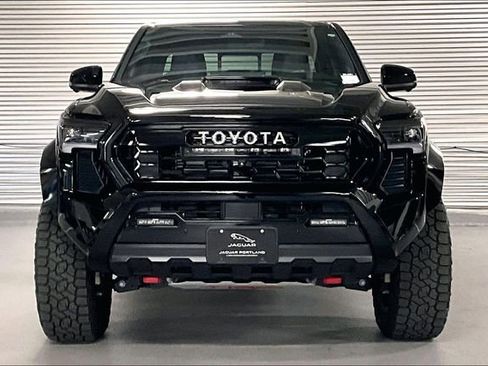 Used 2025 Toyota Tacoma TRD Pro AWD/4WD image 2