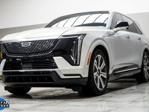 Used 2025 Cadillac Escalade IQ Luxury 2 AWD/4WD image 8