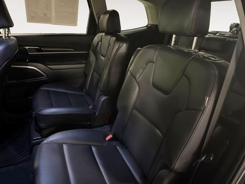 Used 2024 Kia Telluride S w/ S Sunroof Package FWD image 20