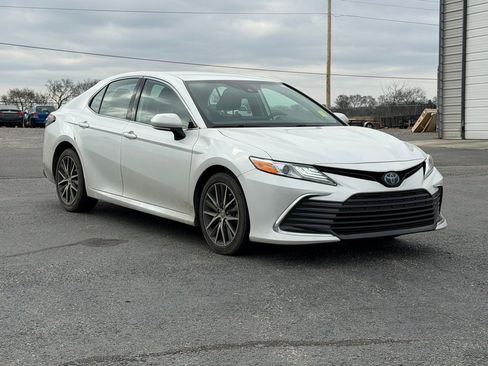 Used 2023 Toyota Camry XLE image 2