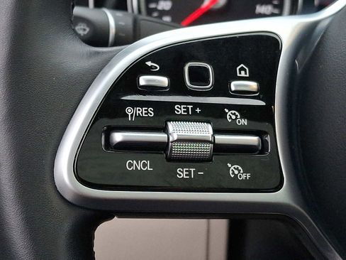 Used 2019 Mercedes-Benz E 300 4MATIC image 17