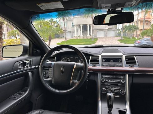 Used 2009 Lincoln MKS FWD image 12