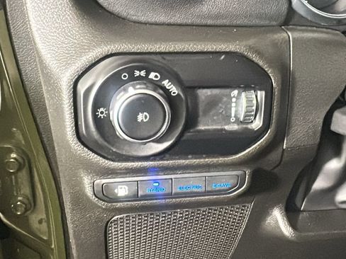 Used 2023 Jeep Wrangler Unlimited Sahara w/ Cold Weather Group AWD/4WD image 21