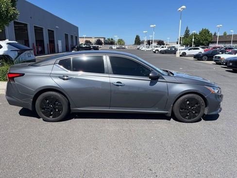 Used 2020 Nissan Altima 2.5 S FWD image 4