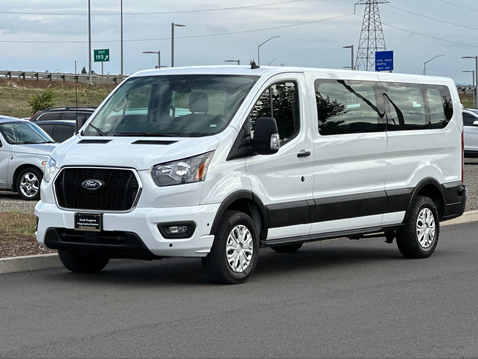 Used 2024 Ford Transit 350 XLT RWD image 7