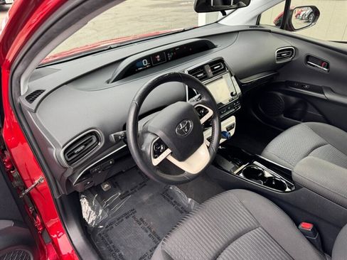 Used 2017 Toyota Prius Two image 22