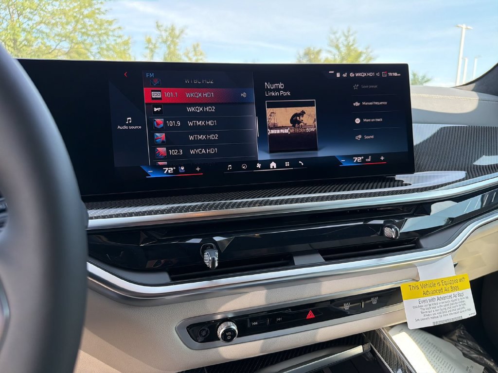 Used 2027 BMW X7 M60i AWD/4WD image 11
