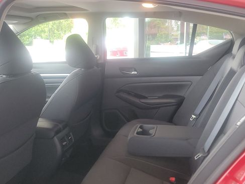 Used 2020 Nissan Altima 2.5 SV FWD image 12