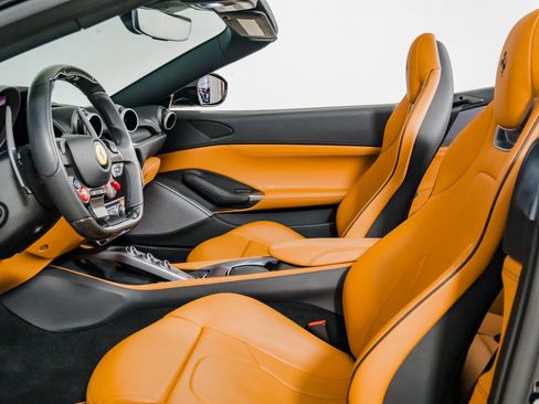Used 2020 Ferrari Portofino image 27