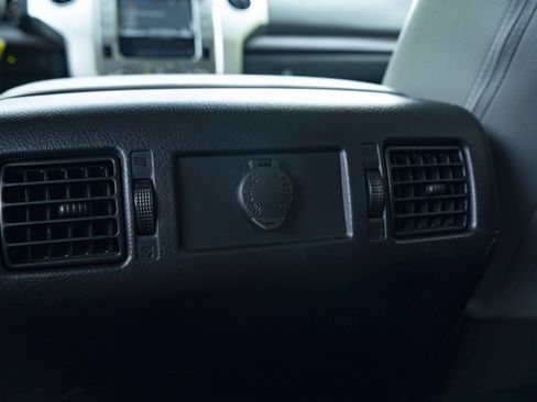 Used 2018 Toyota Tundra Limited w/ Limited Premium Package RWD image 38