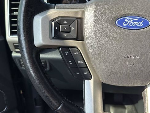 Used 2022 Ford F250 Lariat w/ Lariat Ultimate Package AWD/4WD image 17