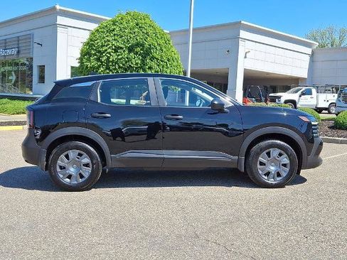 Certified 2025 Nissan Kicks S AWD/4WD image 9