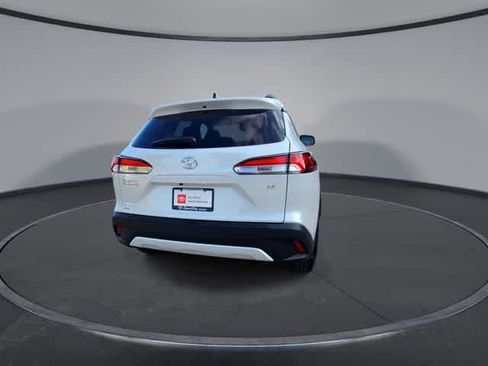 Certified 2025 Toyota Corolla Cross LE FWD image 7