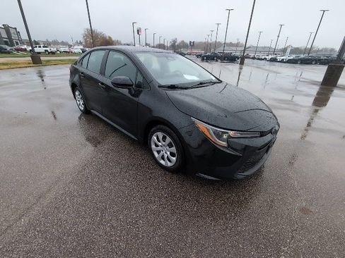 Certified 2023 Toyota Corolla LE image 1