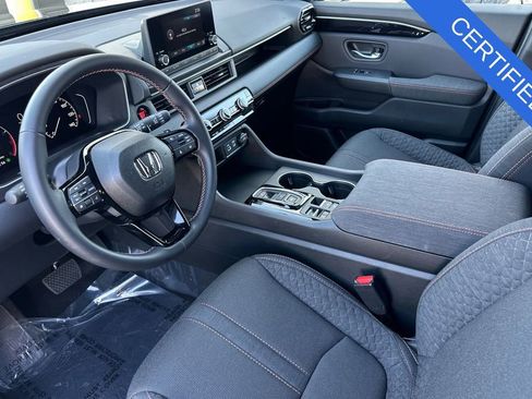 Certified 2025 Honda Pilot Sport image 9
